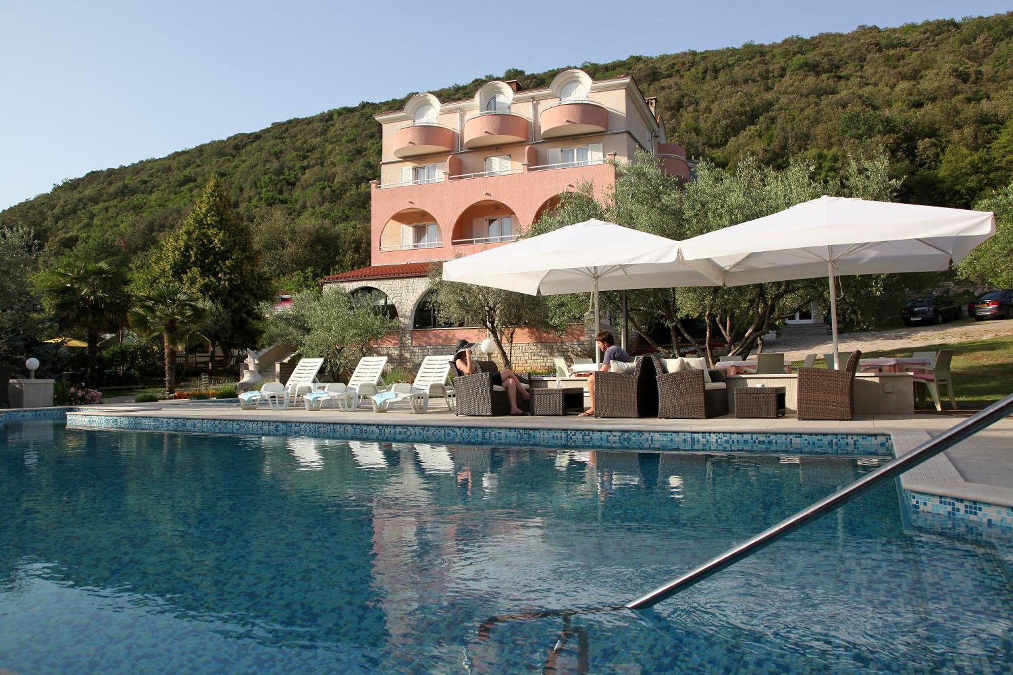 Hotel Carmen Krnica Exterior foto
